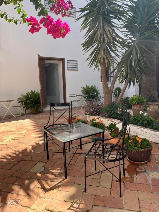 Clarisas Suites Carmona  Bagian luar foto