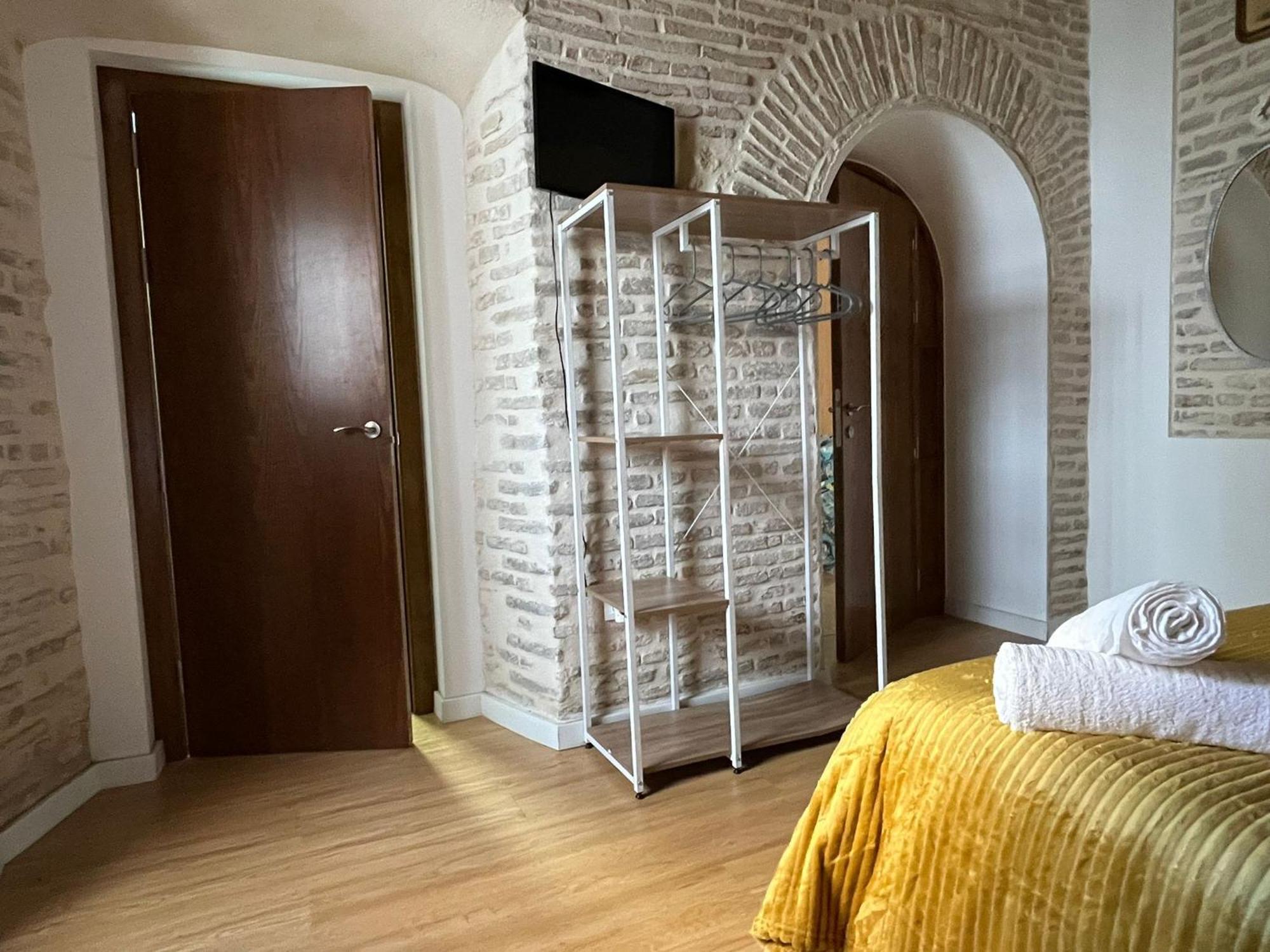 Clarisas Suites Carmona  Bagian luar foto