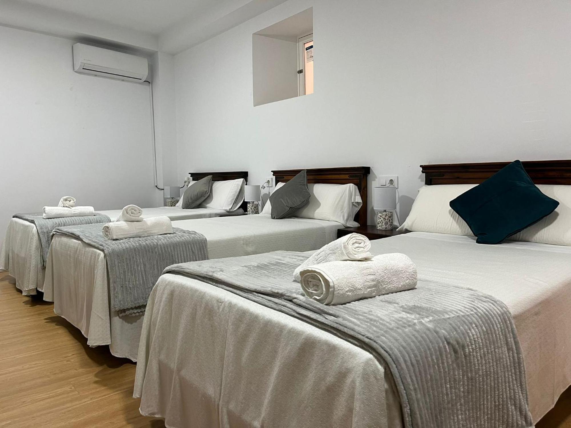 Clarisas Suites Carmona  Bagian luar foto