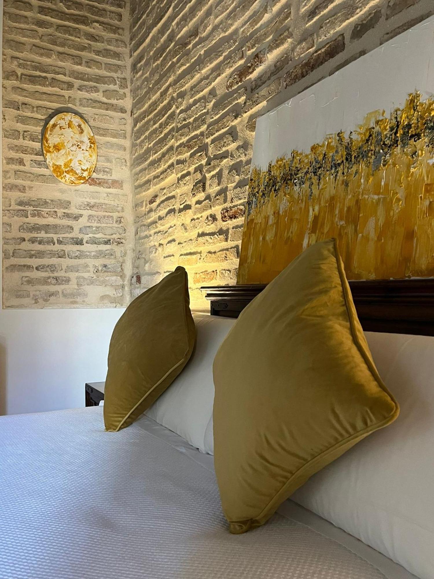 Clarisas Suites Carmona  Bagian luar foto